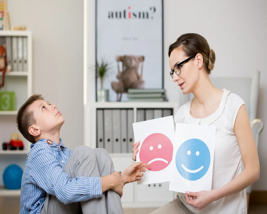 Asperger Sendromu: Belirtileri, Nedenleri ve Destek Yöntemleri